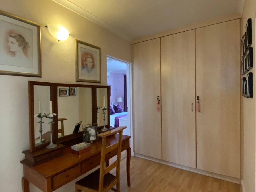 5 Bedroom Property for Sale in Sandbaai Western Cape